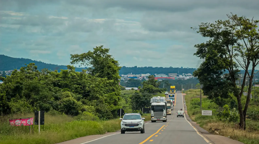 Acidente-02-BR_Politec_transito_veiculo_03.12.21_Foto_Daiane-Mendonca-1-scaled-1