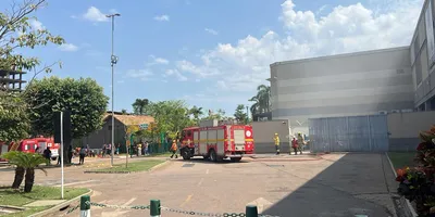 Simulação de incêndio no Porto Velho Shopping chama atenção de populares