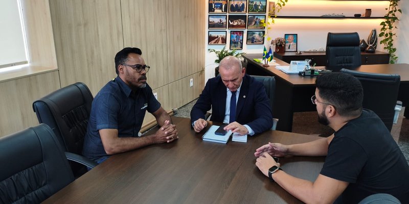 Reunião Estratégica: Vereador Dr. Santana Busca Garantir Recursos para Concurso da Polícia Civil no Orçamento de 2026